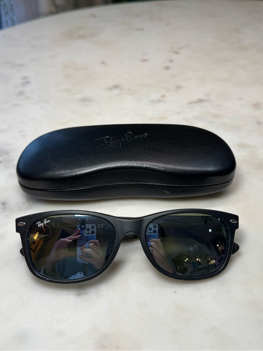 ▪️🕶️ Ray-Ban Unisex Black Frames with Blue-Tinted Lenses 🕶️▪️ - Picture 3 of 4